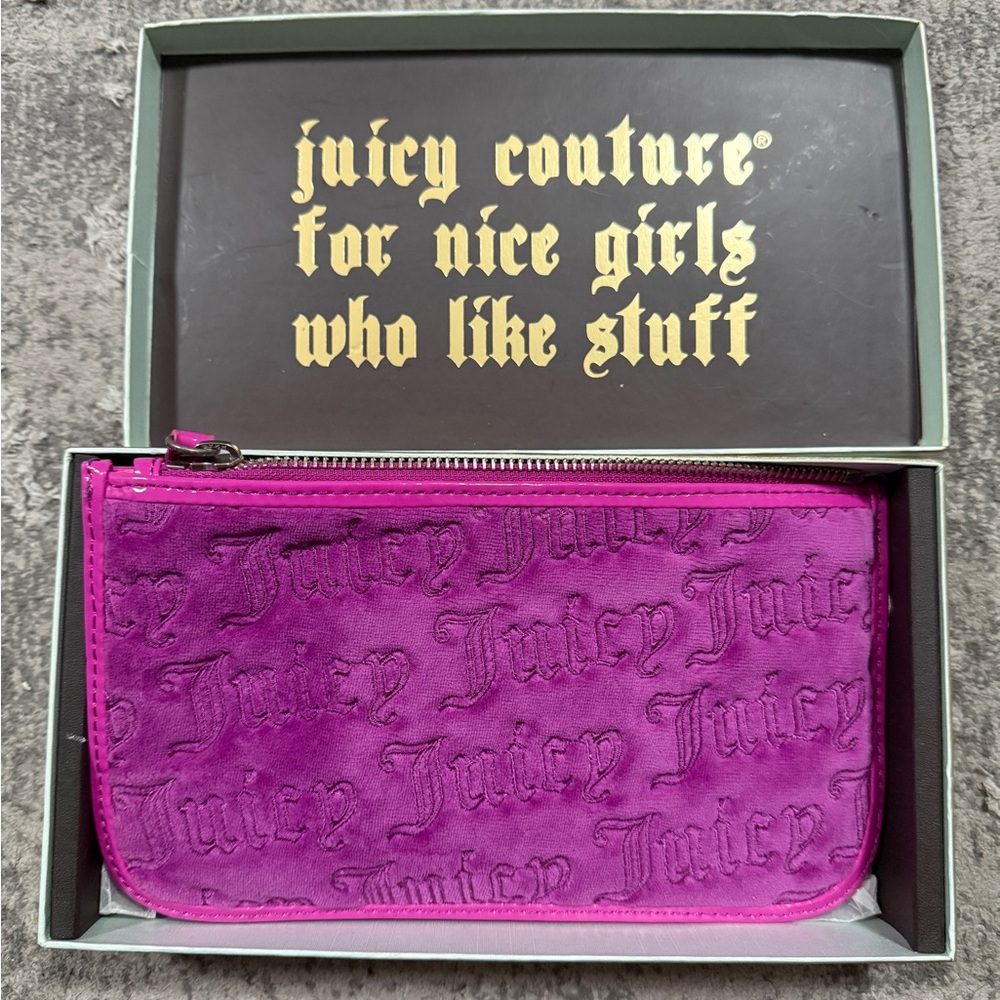 NWT Juicy Couture Wristlet with Chain - Picture 3 of 6